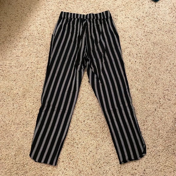 American Eagle Flowy Pants - Picture 3 of 4